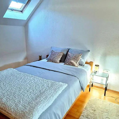 Апартаменты Apartma Drustvena Free Private Parking